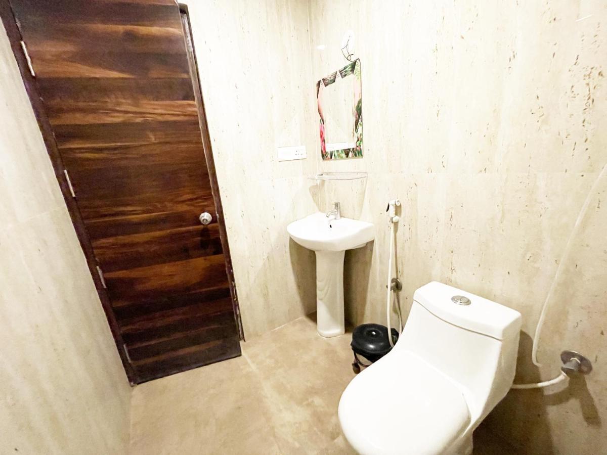 פורי Shree Ganesh Hotel מראה חיצוני תמונה